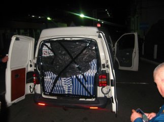 Мукачівські прикордонники зупинили контрабандиста, який намагався перетнути кордон із 57 тисячами пачок цигарок