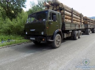 "КАМАЗ" наїхав на дитину: з’явились фото з місця ДТП