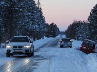 Закарпатців попереджають про небезпеку на дорогах краю
