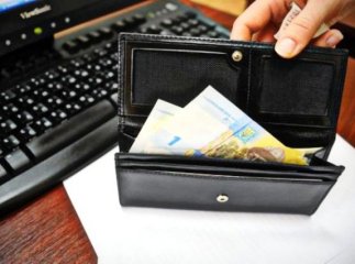 Медики, освітяни, бібліотекарі та деякі сільські голови Воловеччини вже кілька місяців без зарплат