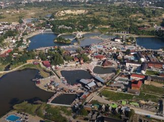 Відпочинок у Солотвині 2020: солоні озера показали з висоти пташиного польоту