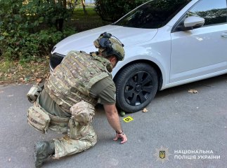 У Мукачеві під автомобілем виявили предмет, схожий на гранату