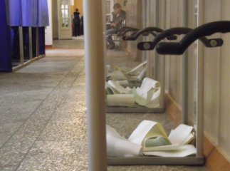 В Ужгороді звітують, що всі 72 виборчі дільниці відкрились вчасно