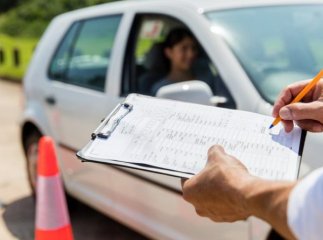 Автошколи не скасовують