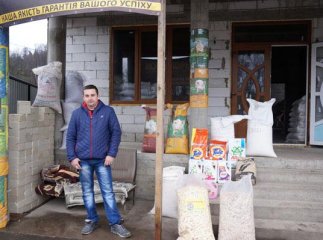 У поліції виникли питання до героїчного чоловіка, який врятував дитину