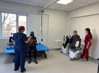 У реабілітаційне відділення мукачівської лікарні партнери передали нове обладнання