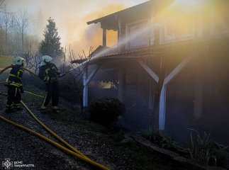 На Закарпатті горить популярний екокурорт