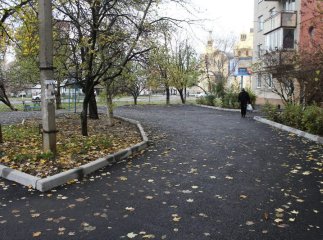 Роботи завершують за 15 адресами: у Мукачеві прозвітували за ремонт внутрішньоквартальних проїздів