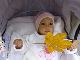 Закарпатців благають допомогти врятувати життя однорічної дівчинки