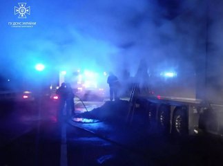 Пошкоджено причіп та 20 тонн вугілля: на трасі Київ-Чоп горіла вантажівка