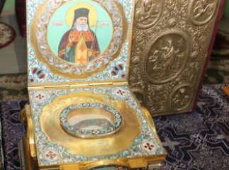 До Великодня у Мукачівській єпархії перебуватиме частина святих нетлінних мощей святителя Луки