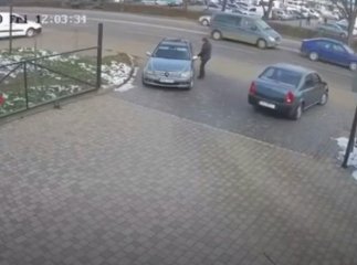 Що відбувалось поблизу ринку "ГІД" у Мукачеві: поліція опублікувала відео
