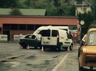 На перехресті вулиць Собранецька та Митна в Ужгороді зіткнулись дві іномарки