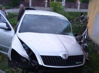 За кермом були 19-річний хлопець та 16-річна дівчина: на Закарпатті обгін завершився смертельною аварією