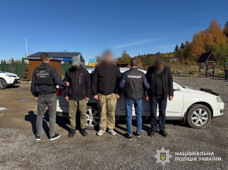 У підозрюваного в переправленні людей священника знайшли дещо у ванні