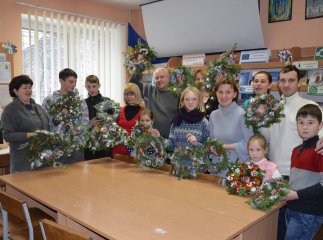 Для школярів Рахова організували "Різдвяну майстерню"
