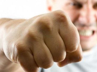 На Іршавщині онук побив бабусю, після чого забрав від не 100 гривень на випивку