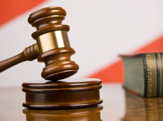 Прокуратура розпочала кримінальне провадження щодо хустських патрульних, котрі не виконують судові рішення