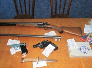 До кінця жовтня мешканці Хустщини мають можливість добровільно здати зброю
