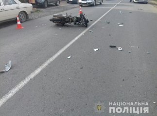 Камери зафіксували момент аварії, в якій постраждав неповнолітній хлопець