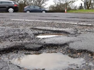 Через критичний стан дороги «Ясіня-Чорна Тиса» люди готові до протесту Через критичний стан дороги «Ясіня-Чорна Тиса» люди готові до протесту