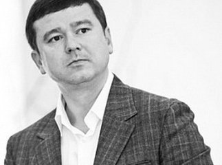 На офіційному веб-порталі ВРУ Павло Балога все ще числиться членом фракції Партії Регіонів