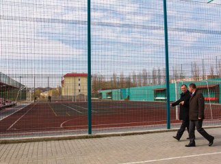 Ужгородські хокеїсти та футболісти знайшли компроміс