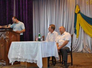 Микола Вегеш зняв свою кандидатуру на користь Олександра Кеменяша, який балотується від ВО «Батьківщина»