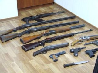 Хустські правоохоронці виявили у чоловіка арсенал зброї