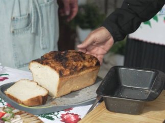 На Закарпатті печуть незвичний хліб з картоплею, який не черствіє 3-4 дні — рецепт