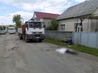 Смертельна ДТП: водій вантажівки наїхав на пішохода