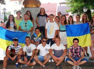Молоді хустяни співали просто неба пісні Скрябіна