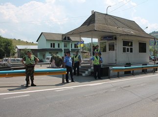 У Нижніх Воротах та Лазещині буде створено зони тимчасового митного контролю