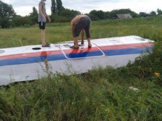 Терористи збили пасажирський літак Боїнг-777 із майже 300 людьми на борту (ХРОНІКА)