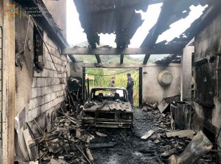 Прокинулась від звуку вибуху: рятувальники розповіли, що сталось в закарпатському селі