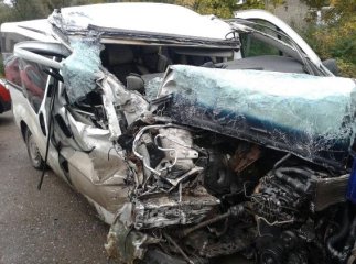 У Хусті зіткнулись два мікроавтобуси: четверо людей у реанімації