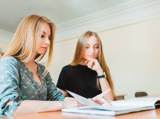 Мукачево вирішило, скільки платитиме винагороди учням і премії педагогам за високі досягнення