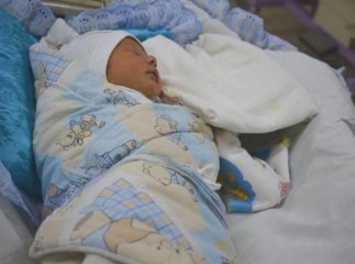 Покинутого у під’їзді у Хусті хлопчика сьогодні охрестять