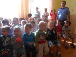 Мукачівські працівники ДАІ навчають дітей правилам дорожнього руху (ФОТО)