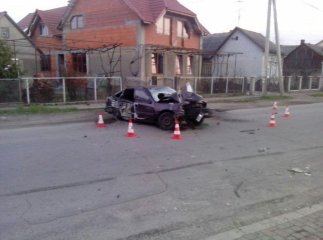 "Водій був п’яний і їхав на великий швидкості. Зараз перебуває у реанімації", – очевидці про ДТП в Ужгороді