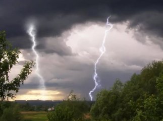 У другій половині дня Закарпаття накриють грози