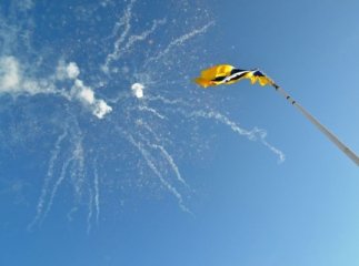 На Тячівщині на горі Капуна урочисто піднялии величезний прапор України