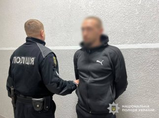 На Мукачівщині мотоцикліст збив людину і втік