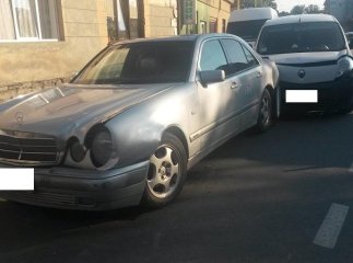 Потрійна ДТП в Ужгороді: зіткнулись "Volkswagen", "Mercedes" і "Renault"