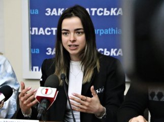 Знана українська художниця презентує персональну виставку в Ужгороді