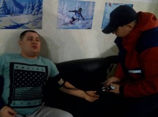 Туристу стало зле після катання на лижах