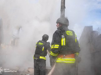 Рятувальники показали, як ліквідовували наслідки удару дронів на Закарпатті