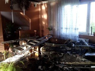 Пожежникам вдалося врятувати частину будинку від знищення вогнем