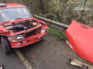 ДТП біля Мукачева: водій "ВАЗу" наїхав на відбійник