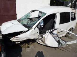 Мукачівці так добре «відпочили» на озерах, що повертаючись додому влетіли на автівці у кювет
